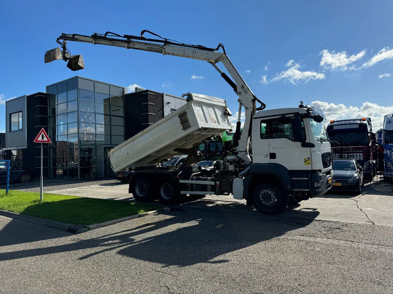 MAN TGS 26.400 6X4 HIAB 166D + REMOTE CONTROL + 2 WAYS KIPPER TÜV TILL 07-2025 - Crane truck: picture 2 MAN TGS 26.400 6X4 HIAB 166D + REMOTE CONTROL + 2 WAYS KIPPER TÜV TILL 07-2025 - Crane truck: picture 2