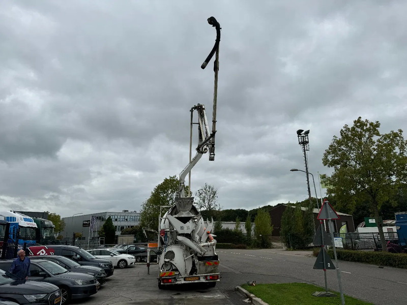 MAN TGS 35.400 8X4 PUTZMEISTER PUMP 21-3 + LIEBHERR MIXER - Concrete pump truck: picture 3 MAN TGS 35.400 8X4 PUTZMEISTER PUMP 21-3 + LIEBHERR MIXER - Concrete pump truck: picture 3