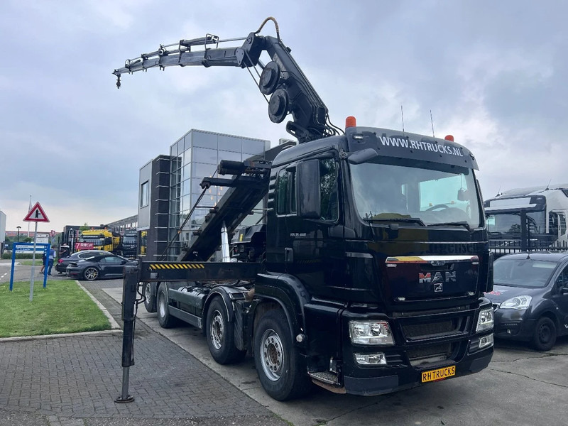 MAN TGS 35.440 8X2-4 + HIAB 220C-5 REMOTE + CABLE LIFT AUTOMATIC - Crane truck: picture 4 MAN TGS 35.440 8X2-4 + HIAB 220C-5 REMOTE + CABLE LIFT AUTOMATIC - Crane truck: picture 4