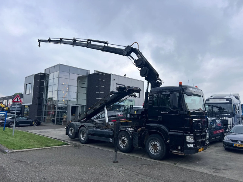 MAN TGS 35.440 8X2-4 + HIAB 220C-5 REMOTE + CABLE LIFT AUTOMATIC - Cable system truck, Crane truck: picture 4 MAN TGS 35.440 8X2-4 + HIAB 220C-5 REMOTE + CABLE LIFT AUTOMATIC - Cable system truck, Crane truck: picture 4