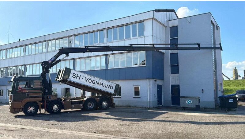 MAN TGS 35.480 8X2 KIPPER + HMF 3220-K6 + REMOTE CONTROL - Tipper: picture 3 MAN TGS 35.480 8X2 KIPPER + HMF 3220-K6 + REMOTE CONTROL - Tipper: picture 3