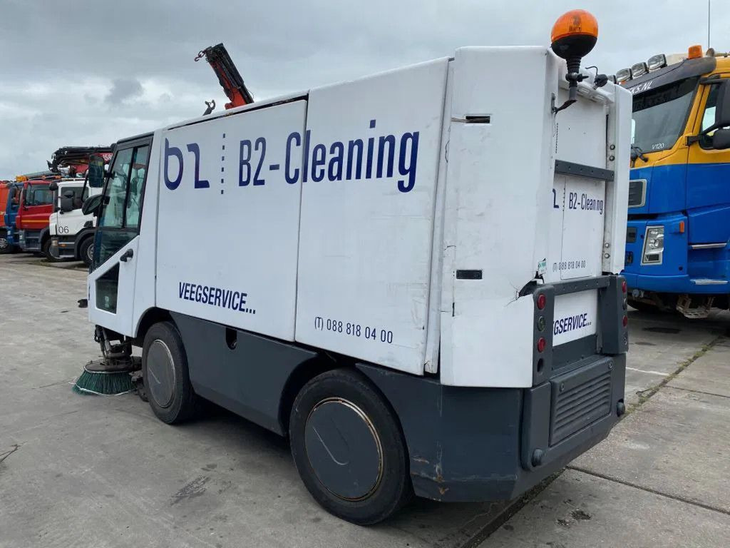 MFH MFH2500 - Road sweeper: picture 2 MFH MFH2500 - Road sweeper: picture 2