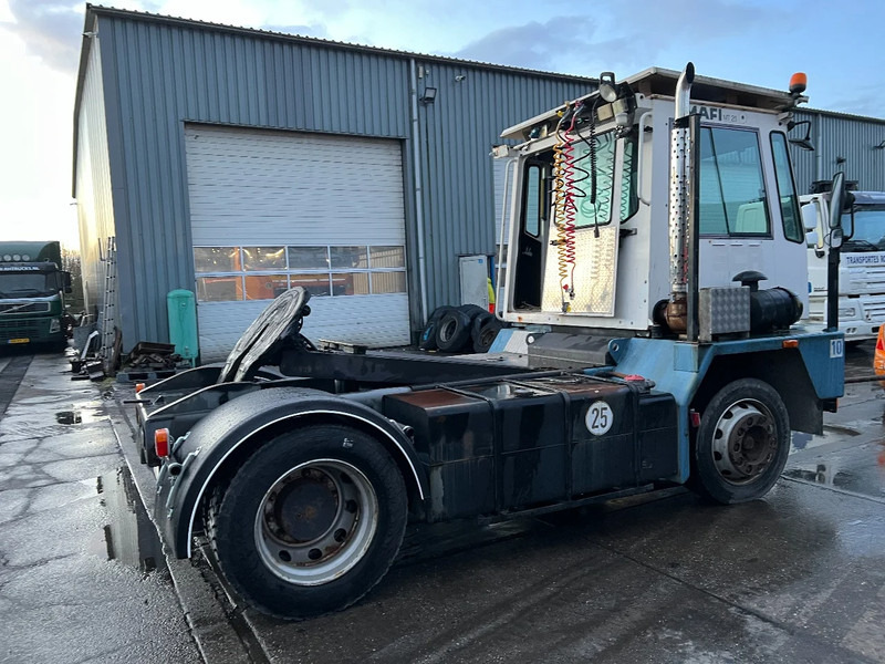 Mafi MT25T131C 4X2 *GEARBOX DON'T GO IN REVERSE* MT25T131C - Terminal tractor: picture 5 Mafi MT25T131C 4X2 *GEARBOX DON'T GO IN REVERSE* MT25T131C - Terminal tractor: picture 5