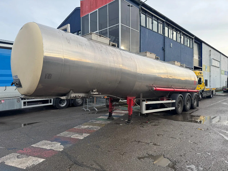Magyar 3 COMPARTIMENTS BPW AXLES - Tank semi-trailer: picture 1 Magyar 3 COMPARTIMENTS BPW AXLES - Tank semi-trailer: picture 1