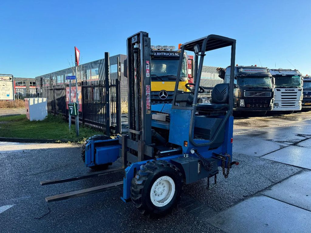 Moffett M5 20.3 2 TONS + SIDESHIFT - M5 20.3 KOOIAAP HEF - Truck mounted forklift: picture 1 Moffett M5 20.3 2 TONS + SIDESHIFT - M5 20.3 KOOIAAP HEF - Truck mounted forklift: picture 1