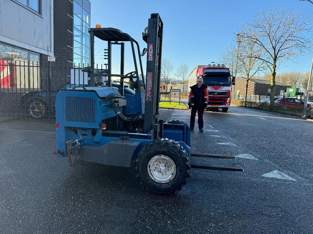 Moffett M5 20.3 2 TONS + SIDESHIFT - M5 20.3 KOOIAAP HEF - Truck mounted forklift: picture 4 Moffett M5 20.3 2 TONS + SIDESHIFT - M5 20.3 KOOIAAP HEF - Truck mounted forklift: picture 4