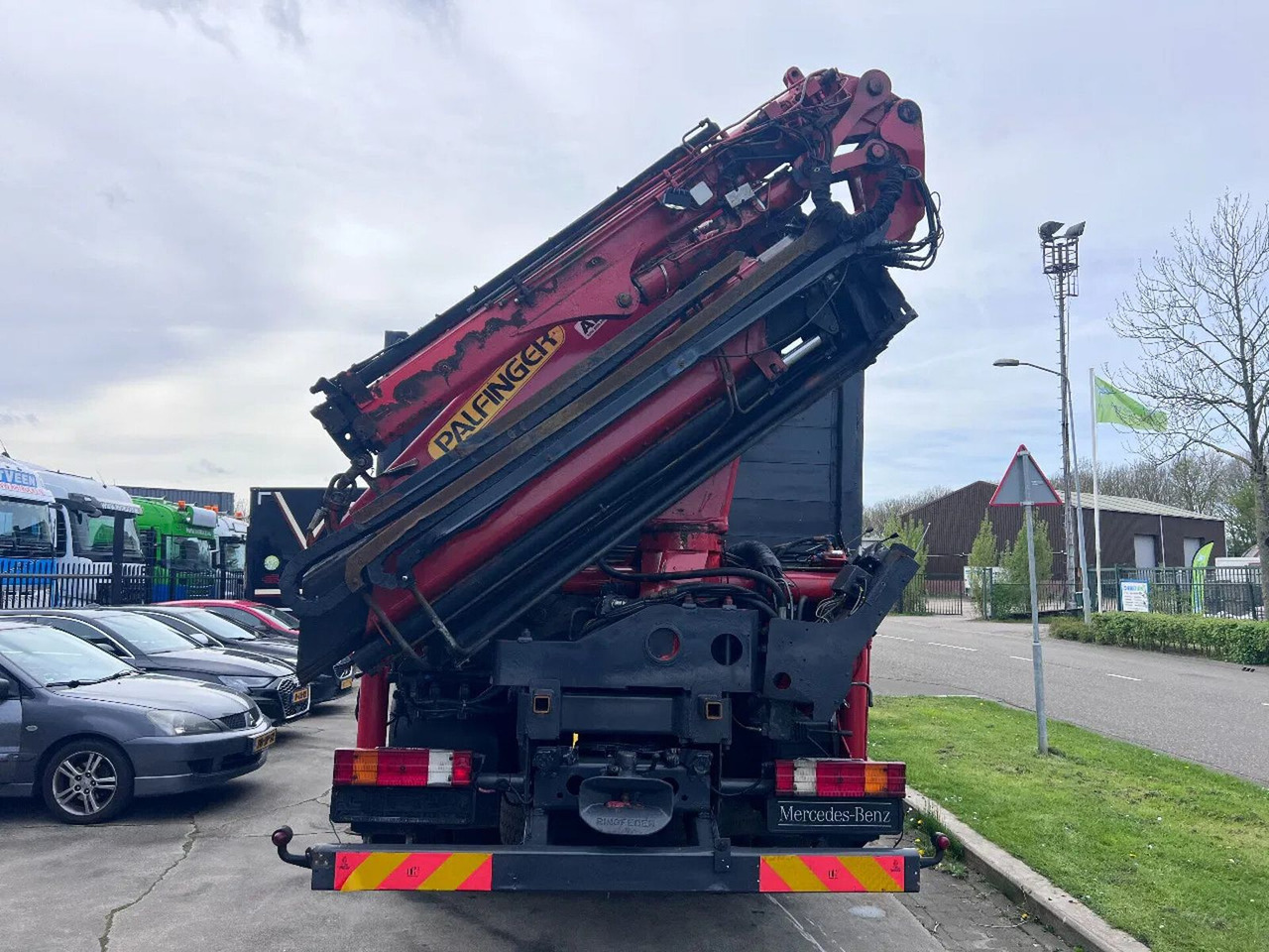 Palfinger PK 21000 + FLYJIB + REMOTE CONTROL + 4X OUTRIGGE - Loader crane: picture 2 Palfinger PK 21000 + FLYJIB + REMOTE CONTROL + 4X OUTRIGGE - Loader crane: picture 2