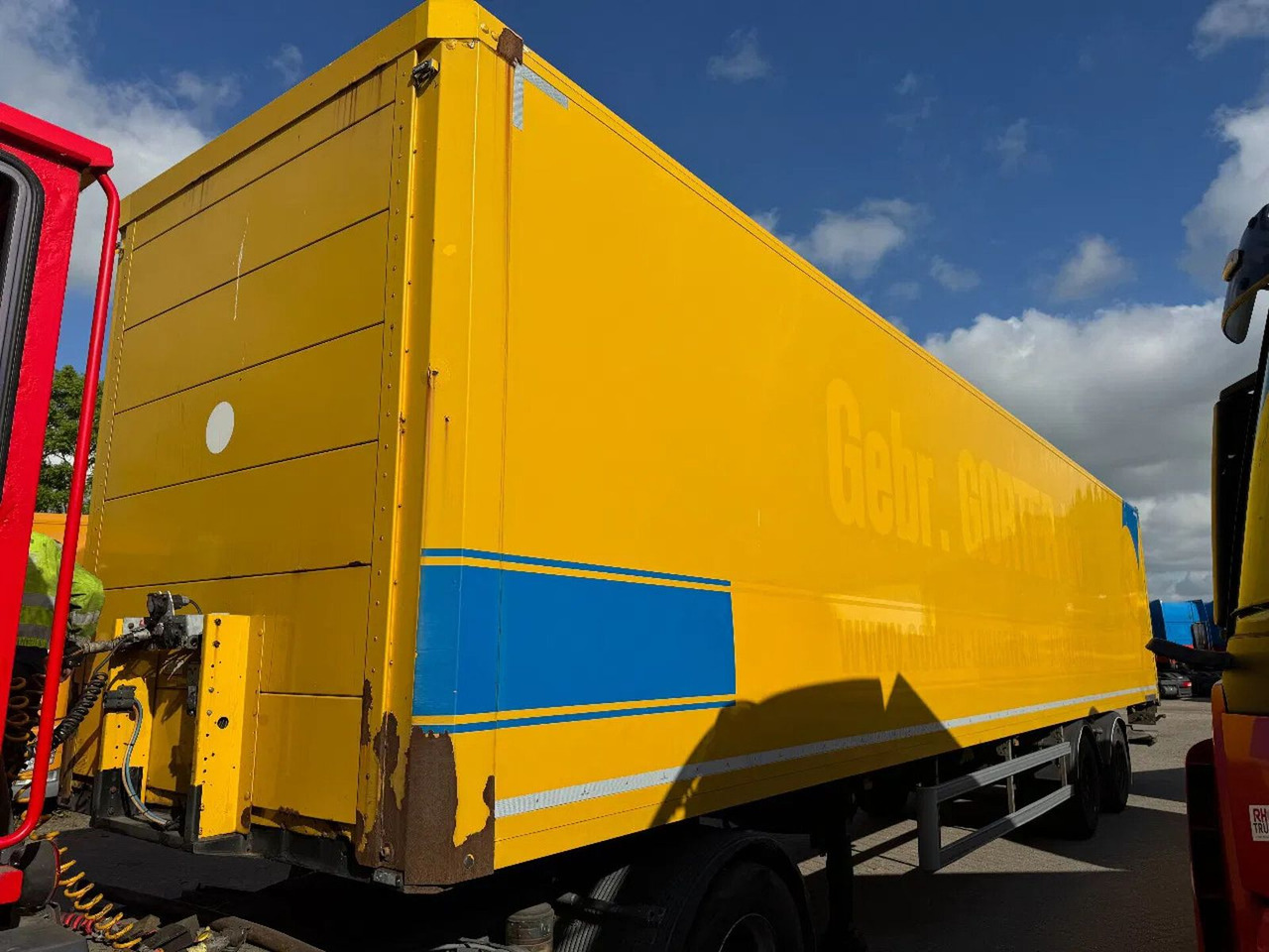 System Trailer TFSH 18 TRPLY - 2 AXLE SAF + STEE - Closed box semi-trailer: picture 5 System Trailer TFSH 18 TRPLY - 2 AXLE SAF + STEE - Closed box semi-trailer: picture 5