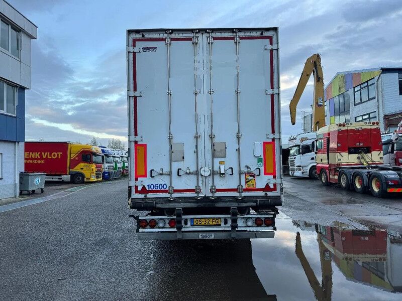 Talson F1227 CT-03 ROLLENBAAN 3X BPW AXLE DAMAGED - Closed box semi-trailer: picture 4 Talson F1227 CT-03 ROLLENBAAN 3X BPW AXLE DAMAGED - Closed box semi-trailer: picture 4
