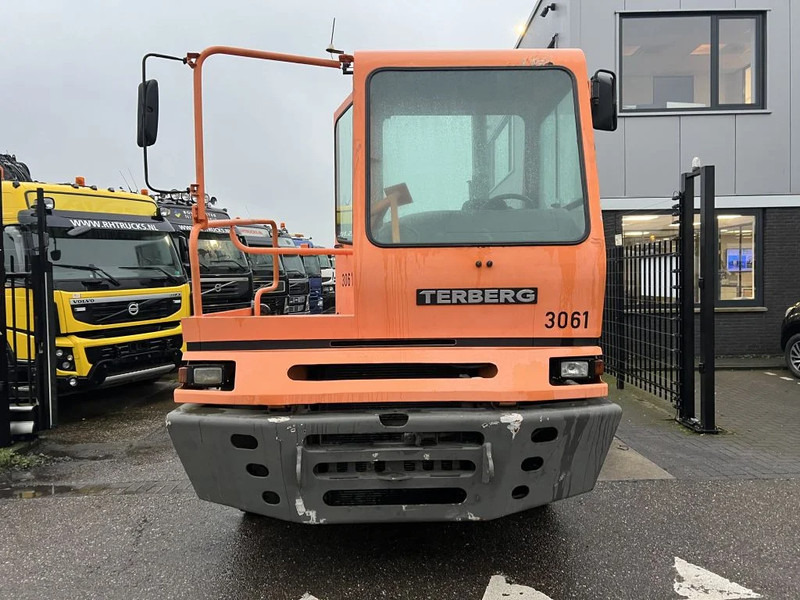 Terberg YT 222 YT222 - Terminal tractor: picture 2 Terberg YT 222 YT222 - Terminal tractor: picture 2