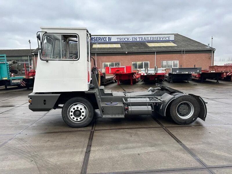 Terberg YT - Terminal tractor: picture 2 Terberg YT - Terminal tractor: picture 2