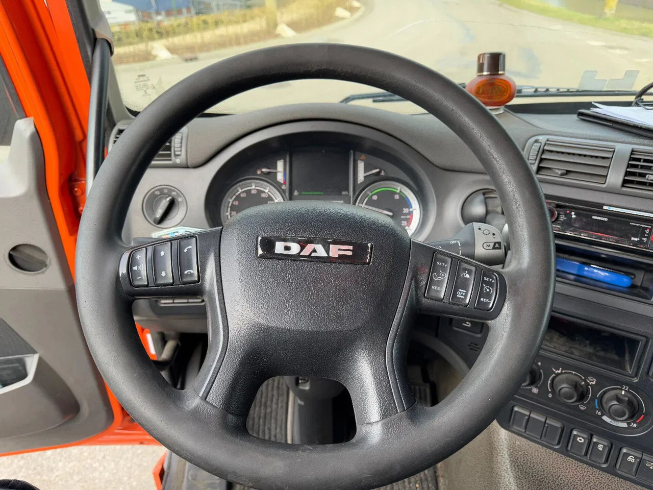 Leasing of DAF CF 460 6X2 - EURO 6 + LIFT/STEERING AXLE DAF CF 460 6X2 - EURO 6 + LIFT/STEERING AXLE DAF CF 460 6X2 - EURO 6 + LIFT/STEERING AXLE DAF CF 460 6X2 - EURO 6 + LIFT/STEERING AXLE: picture 11