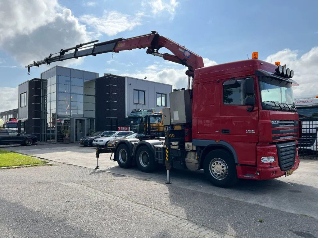 DAF XF 105.460 6X4 EURO 5 + HMF 4220 K6 + REMOTE CON - Tractor unit: picture 3 DAF XF 105.460 6X4 EURO 5 + HMF 4220 K6 + REMOTE CON - Tractor unit: picture 3