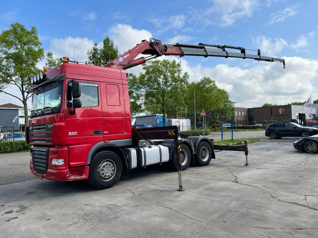 DAF XF 105.460 6X4 EURO 5 + HMF 4220 K6 + REMOTE CON - Tractor unit: picture 1 DAF XF 105.460 6X4 EURO 5 + HMF 4220 K6 + REMOTE CON - Tractor unit: picture 1