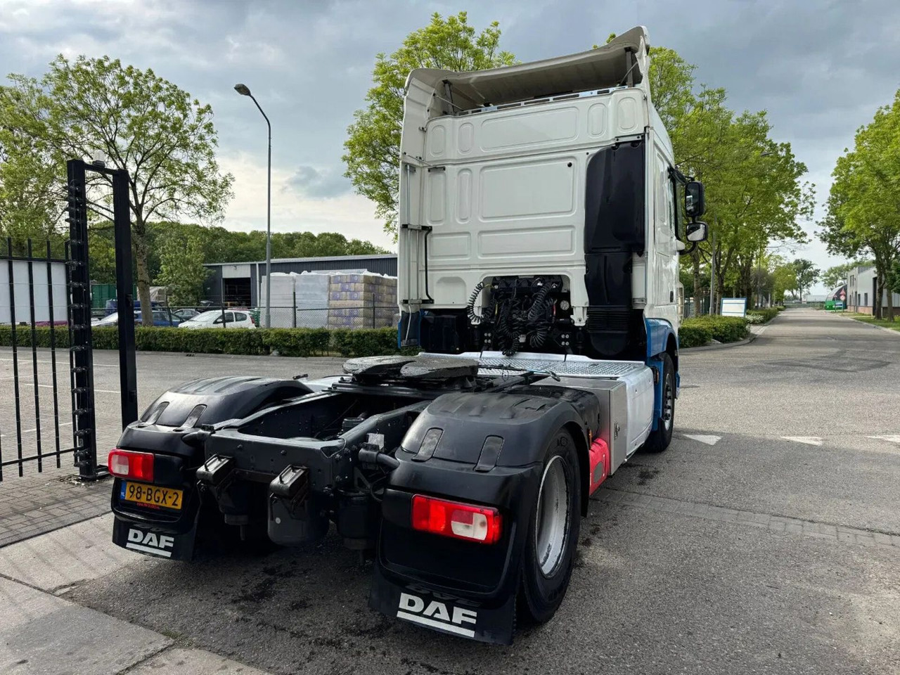 DAF XF 440 4X2 EURO 6 SPOILERS HOLLAND TRUCK - Tractor unit: picture 4 DAF XF 440 4X2 EURO 6 SPOILERS HOLLAND TRUCK - Tractor unit: picture 4