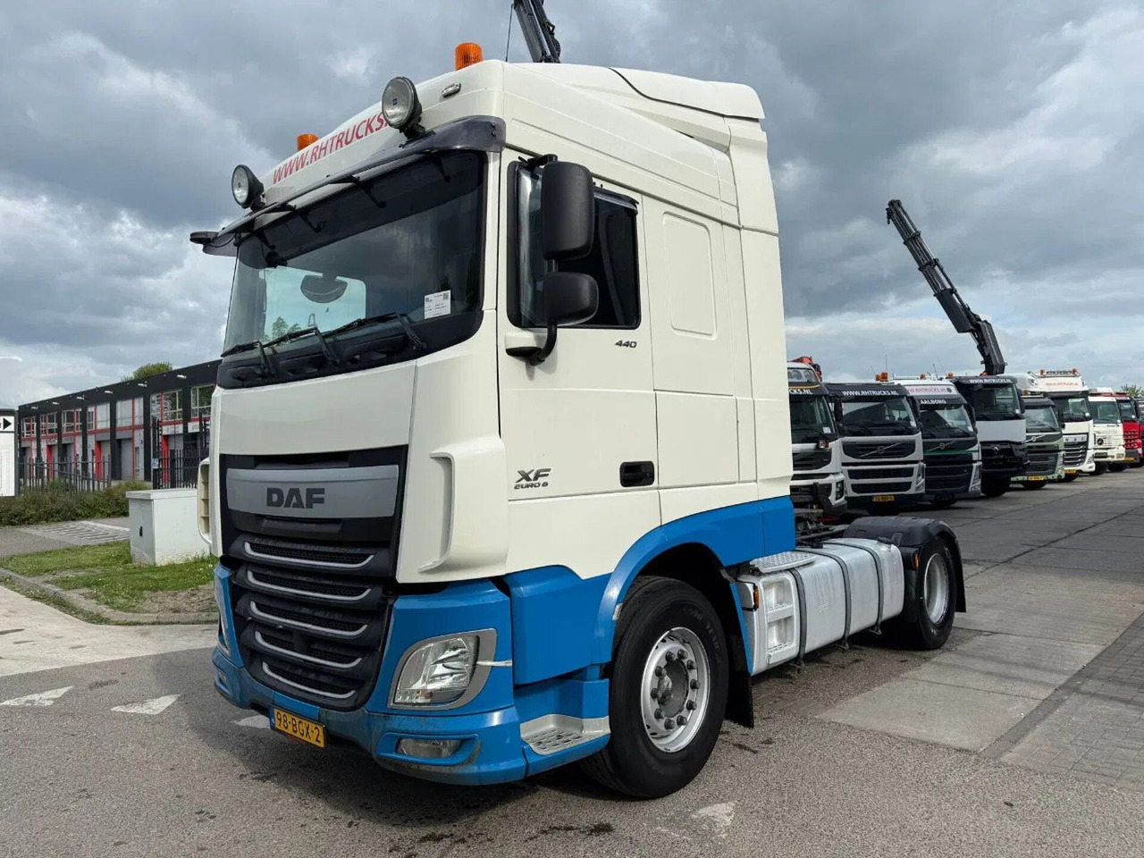 DAF XF 440 4X2 EURO 6 SPOILERS HOLLAND TRUCK - Tractor unit: picture 1 DAF XF 440 4X2 EURO 6 SPOILERS HOLLAND TRUCK - Tractor unit: picture 1