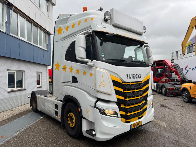 Iveco S-WAY 460 4X2 EURO 6 SKIRTS DOUBLE TANK - Tractor unit: picture 3 Iveco S-WAY 460 4X2 EURO 6 SKIRTS DOUBLE TANK - Tractor unit: picture 3