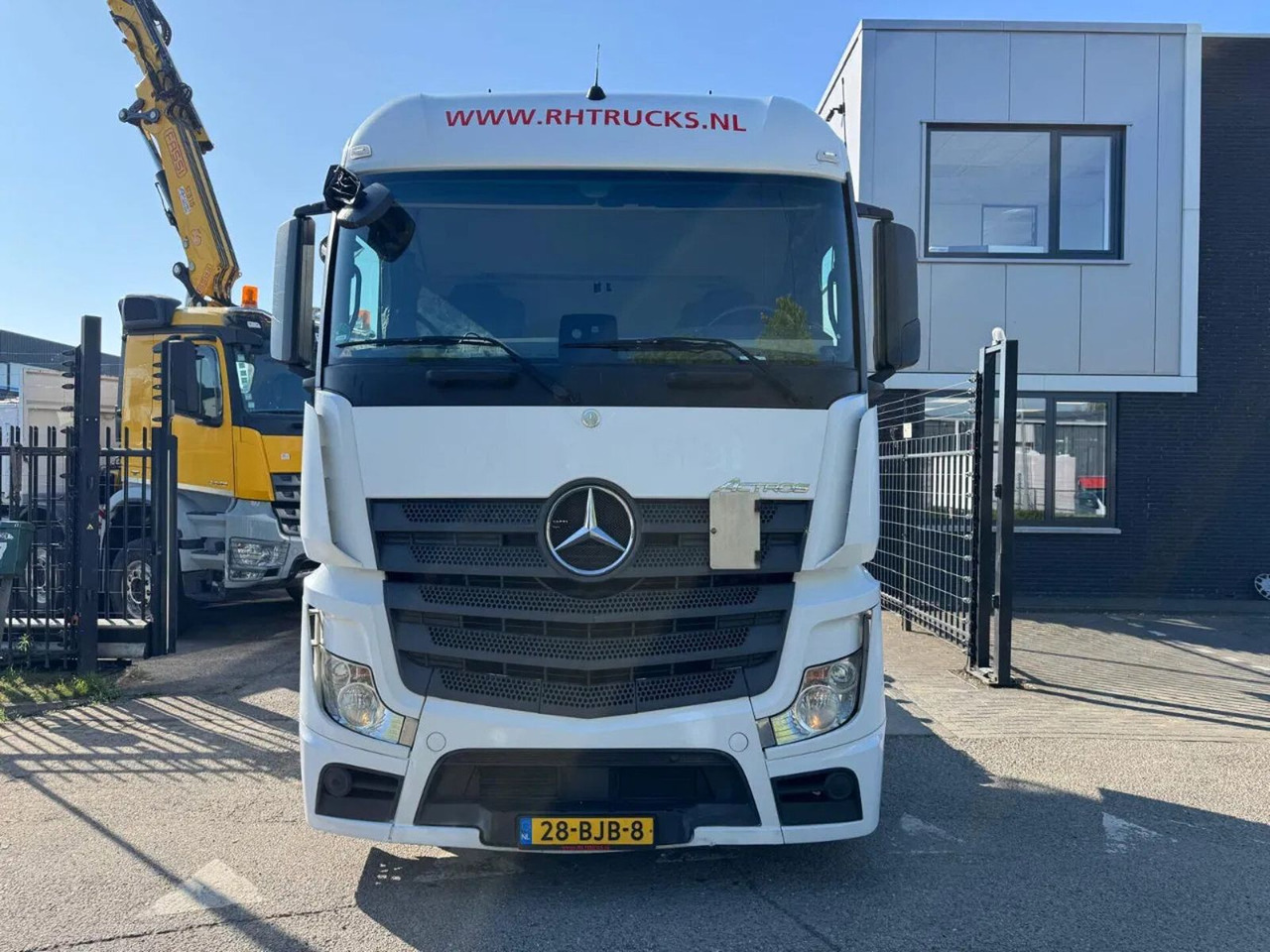 Mercedes-Benz Actros 1842 4X2 - EURO 6 + HEFSCHOTEL + ROCKINGE - Tractor unit: picture 2 Mercedes-Benz Actros 1842 4X2 - EURO 6 + HEFSCHOTEL + ROCKINGE - Tractor unit: picture 2