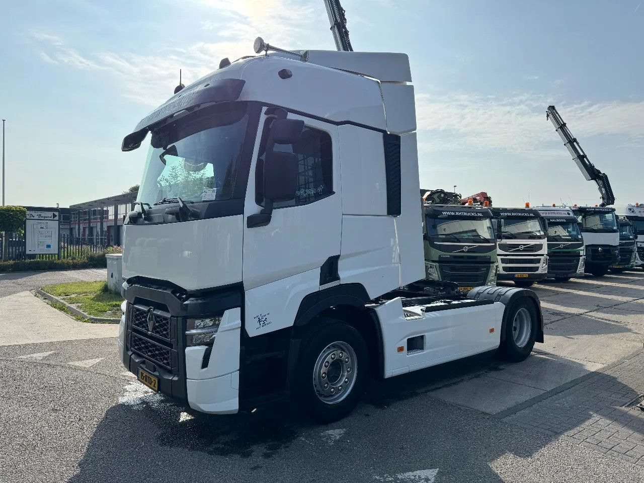 Renault T440 - 13-LITER ENGINE! - EURO 6 SKIRTS SPOILER - Tractor unit: picture 1 Renault T440 - 13-LITER ENGINE! - EURO 6 SKIRTS SPOILER - Tractor unit: picture 1