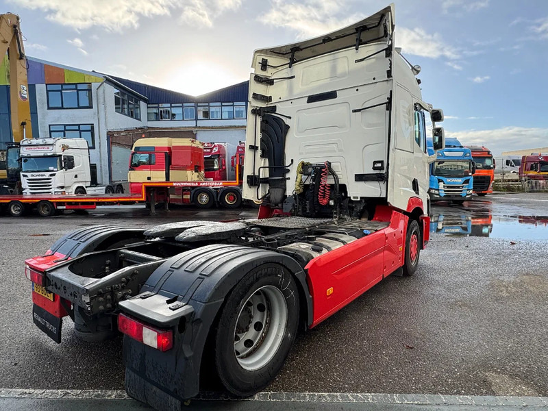 Renault T460 4X2 EURO 6 SKIRTS DOUBLE TANK - Tractor unit: picture 4 Renault T460 4X2 EURO 6 SKIRTS DOUBLE TANK - Tractor unit: picture 4