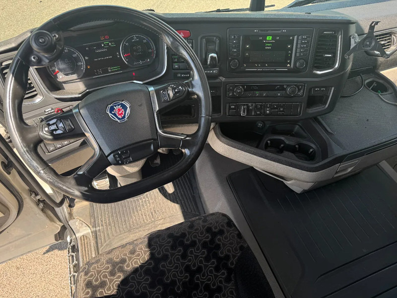 Tractor unit Scania R520 V8 NGS 6X4 EURO 6: picture 10