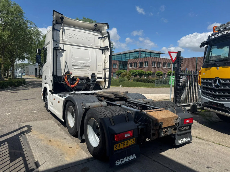 Tractor unit Scania R520 V8 NGS 6X4 EURO 6: picture 6