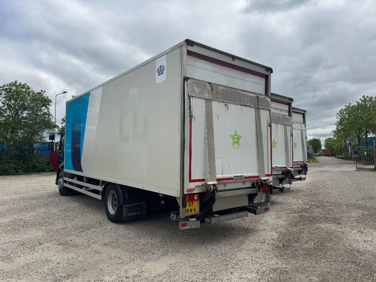 Volvo FL 250 4X2 3 UNITS CARGO LOCK + DHOLLANDIA LIFT - Box truck: picture 2 Volvo FL 250 4X2 3 UNITS CARGO LOCK + DHOLLANDIA LIFT - Box truck: picture 2