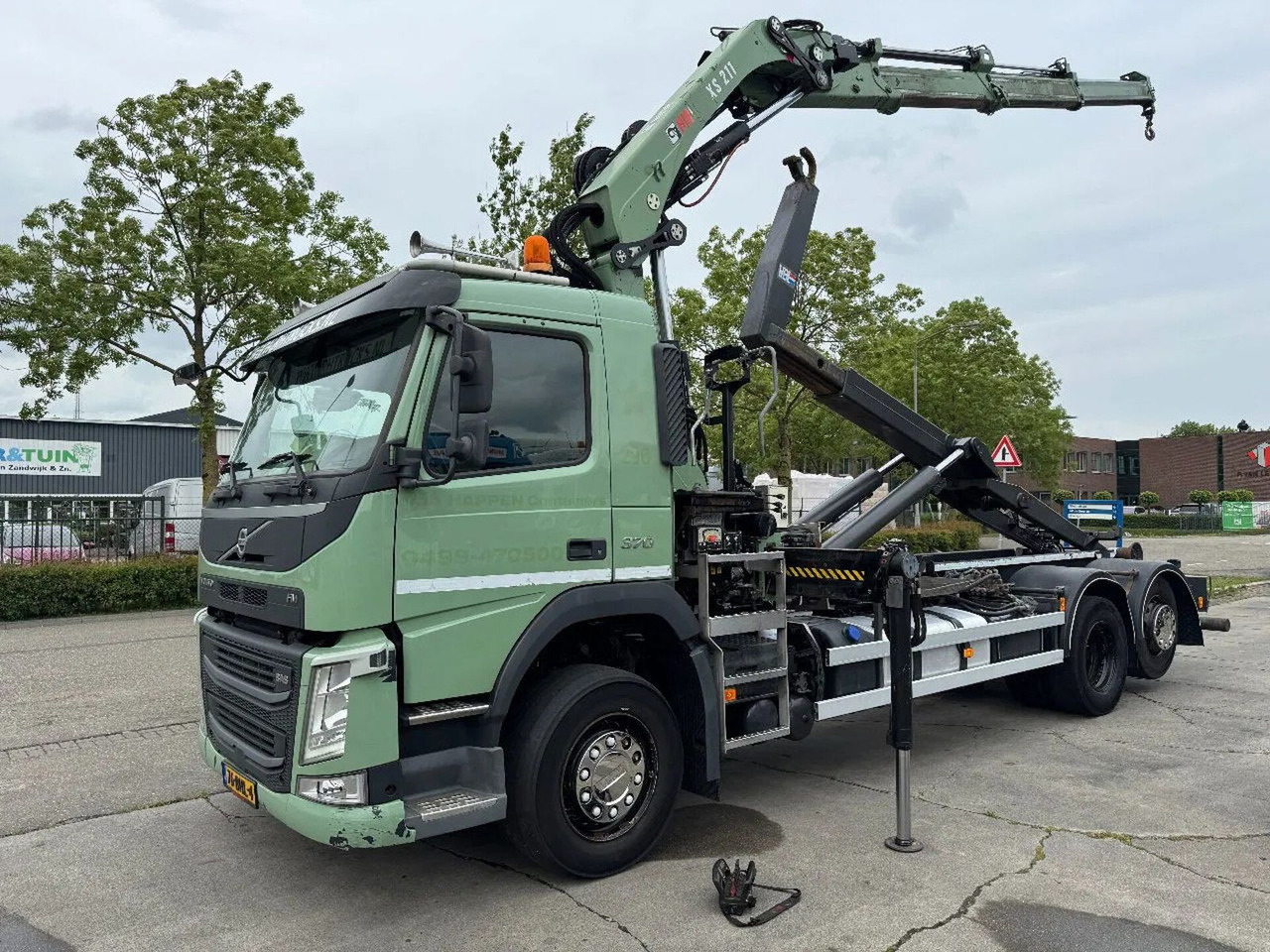 Volvo FM 370 6X2 VDL 21T HOOK + HIAB 211 + REMOTE CONT - Crane truck: picture 2 Volvo FM 370 6X2 VDL 21T HOOK + HIAB 211 + REMOTE CONT - Crane truck: picture 2