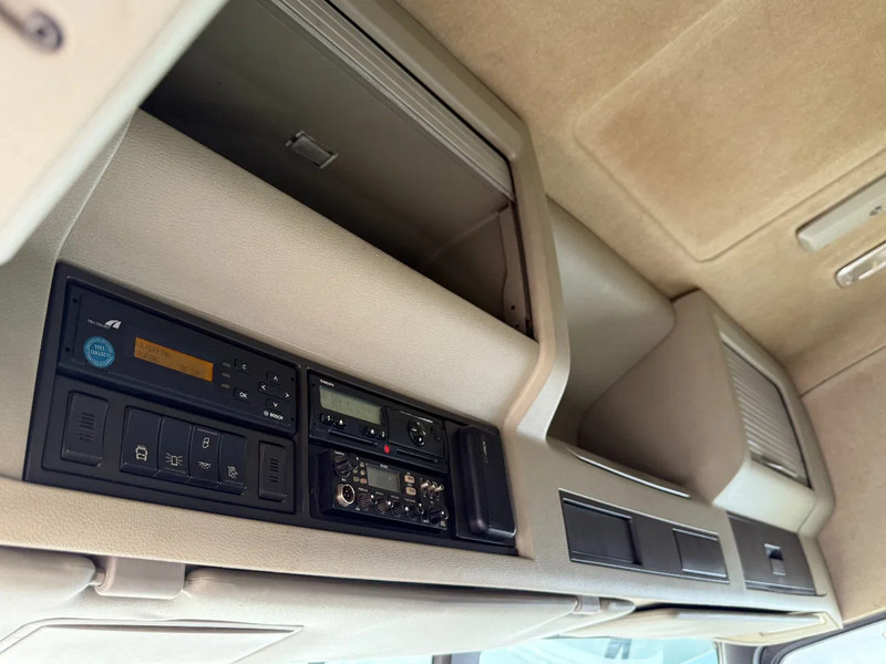 Hook lift truck Volvo FM 410 6X2 EURO 6 VDL 21T HOOK: picture 18 Hook lift truck Volvo FM 410 6X2 EURO 6 VDL 21T HOOK: picture 18