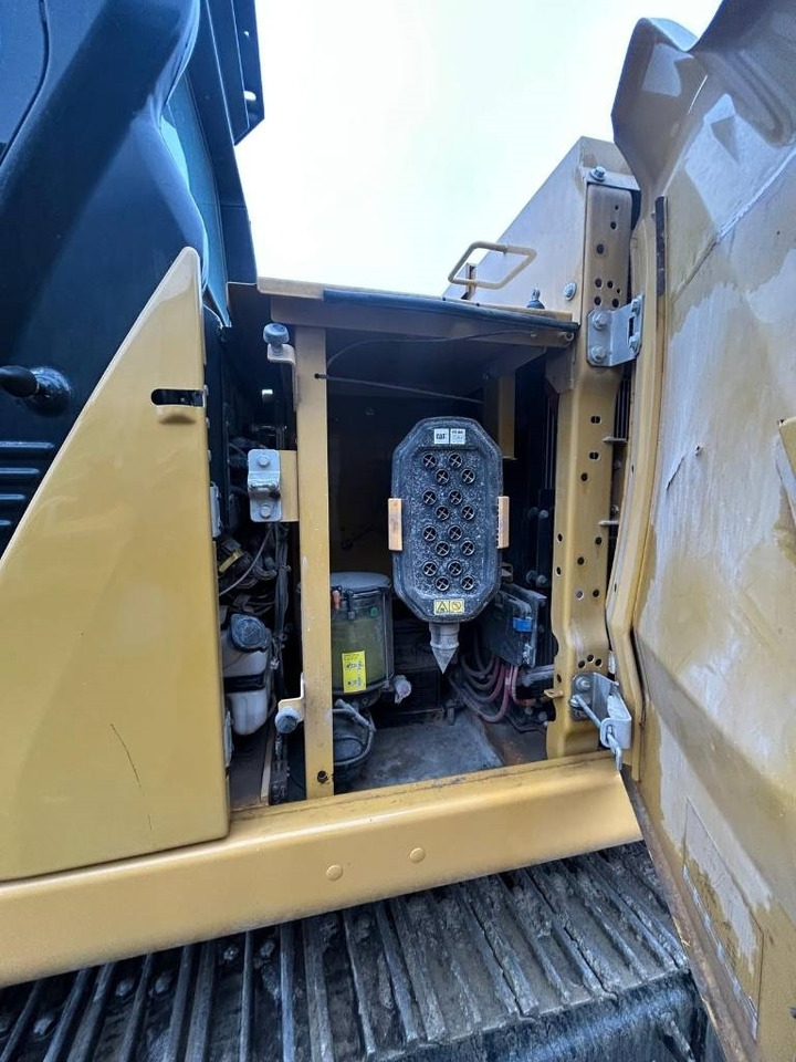 Crawler excavator CAT 320: picture 10 Crawler excavator CAT 320: picture 10