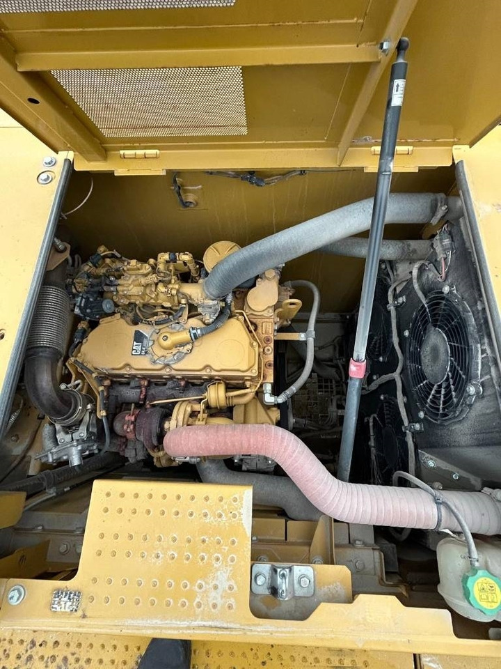 Crawler excavator CAT 320: picture 8 Crawler excavator CAT 320: picture 8