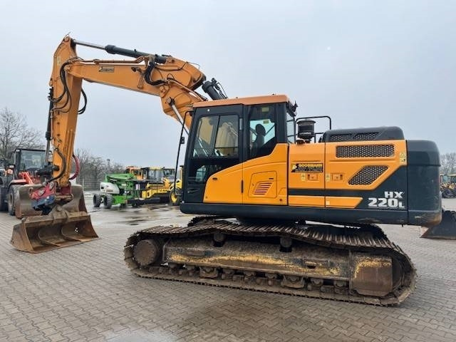 HYUNDAI HX 220L - Crawler excavator: picture 1 HYUNDAI HX 220L - Crawler excavator: picture 1