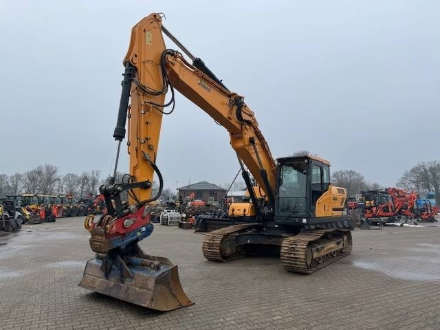 HYUNDAI HX 220L - Crawler excavator: picture 5 HYUNDAI HX 220L - Crawler excavator: picture 5