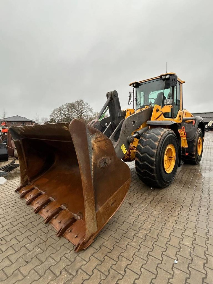 Volvo L 110 H - Wheel loader: picture 1 Volvo L 110 H - Wheel loader: picture 1