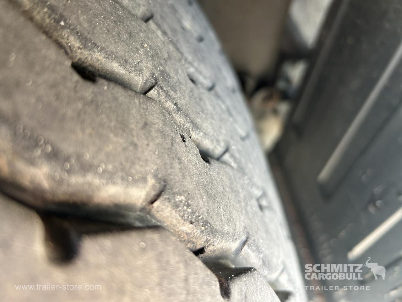 SCHMITZ Curtainsider Standard - Curtainsider semi-trailer: picture 3 SCHMITZ Curtainsider Standard - Curtainsider semi-trailer: picture 3