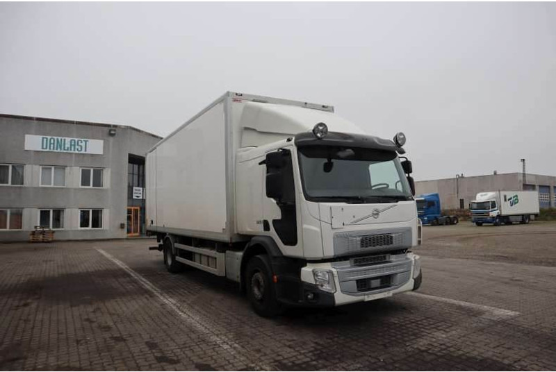 Volvo FE 18.320 EURO 6 - Box truck: picture 2 Volvo FE 18.320 EURO 6 - Box truck: picture 2
