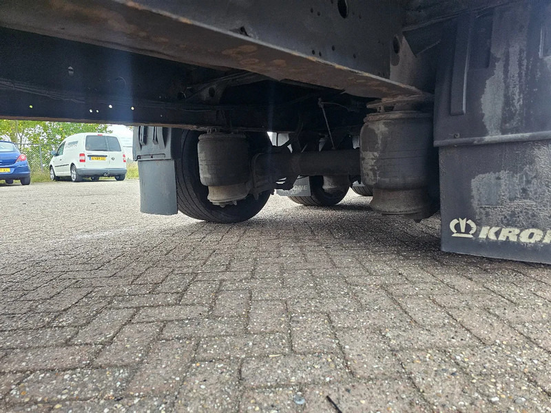 Curtainsider semi-trailer Krone SD 27: picture 15