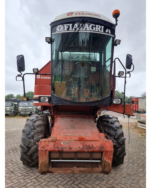 Laverda 3550 R - Combine harvester: picture 2 Laverda 3550 R - Combine harvester: picture 2