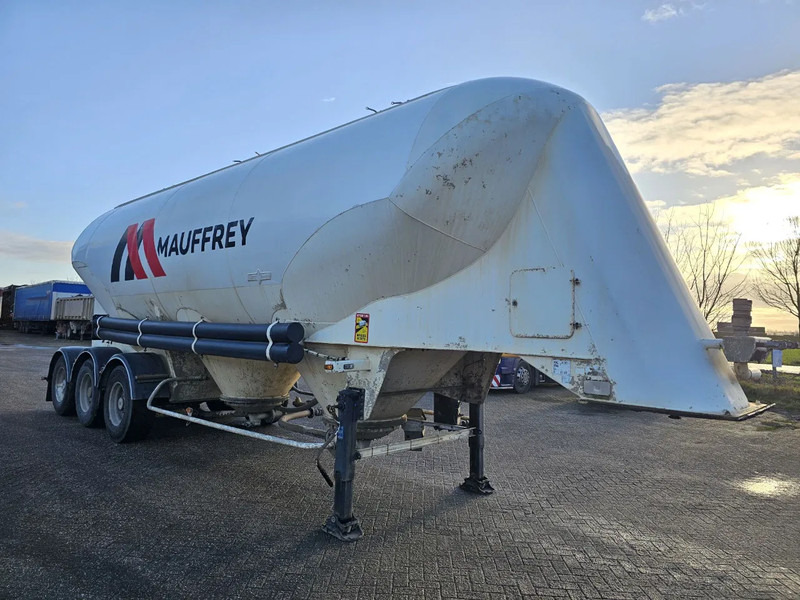 SPITZER SF2443PI - 43000L - Tank semi-trailer: picture 3 SPITZER SF2443PI - 43000L - Tank semi-trailer: picture 3