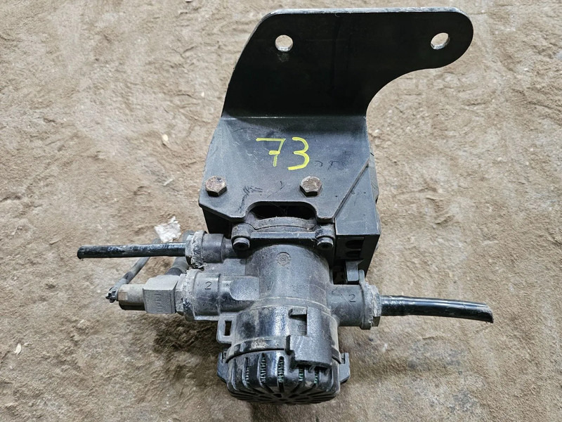 KNORR-BREMSE Ebs modulator - Spare parts for Truck: picture 1 KNORR-BREMSE Ebs modulator - Spare parts for Truck: picture 1