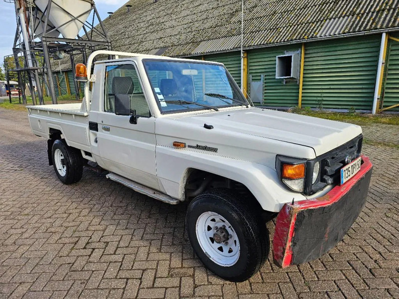 Toyota Land Cruiser LB71MOD - Pickup truck: picture 3 Toyota Land Cruiser LB71MOD - Pickup truck: picture 3