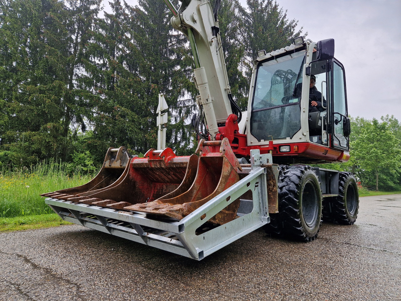 Construction site spoon box LK 2200 - Attachment for Wheel excavator: picture 1 Construction site spoon box LK 2200 - Attachment for Wheel excavator: picture 1