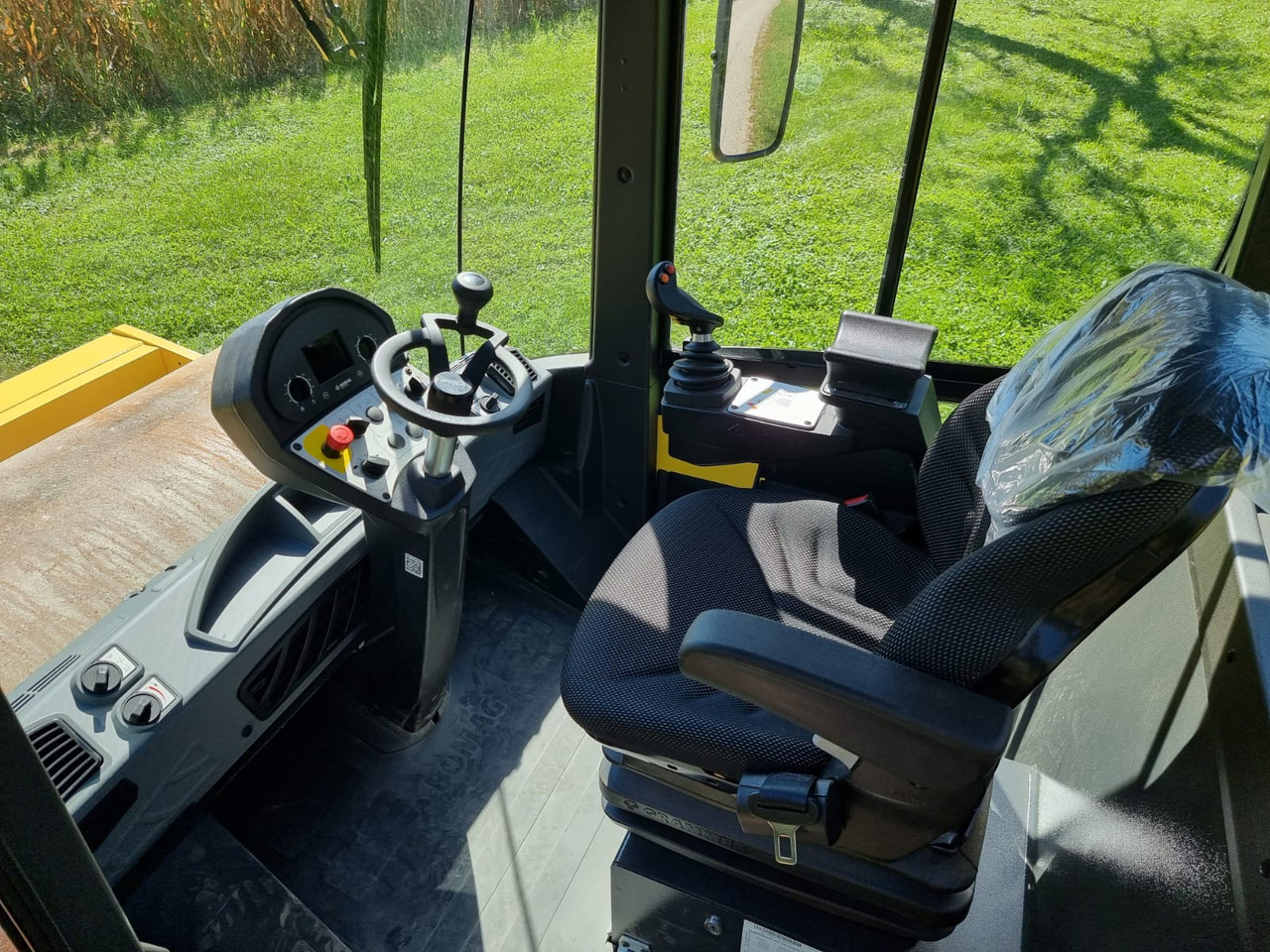 Roller BOMAG BW 213 D-5 PL: picture 15