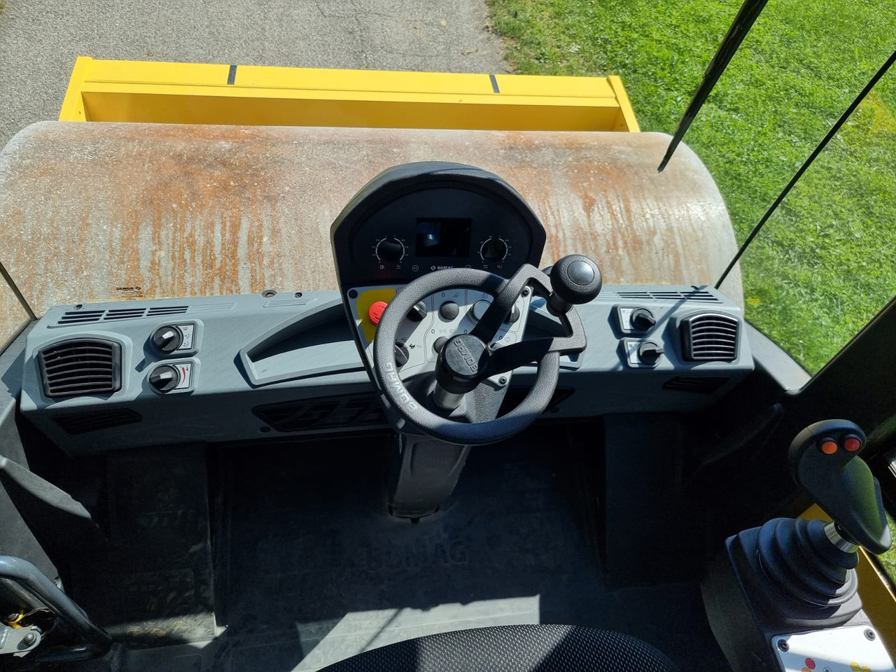 Roller BOMAG BW 213 D-5 PL: picture 16