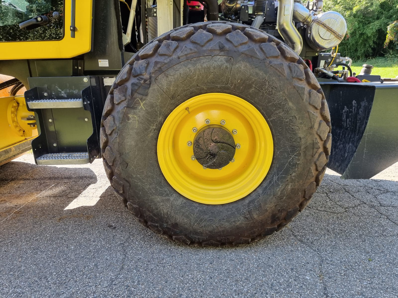 Roller BOMAG BW 213 D-5 PL: picture 10