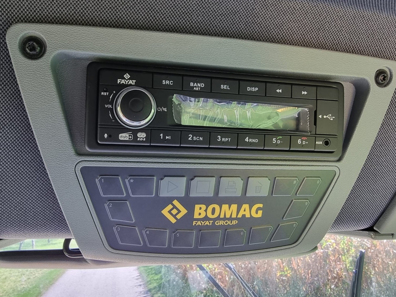 Roller BOMAG BW 213 D-5 PL: picture 21