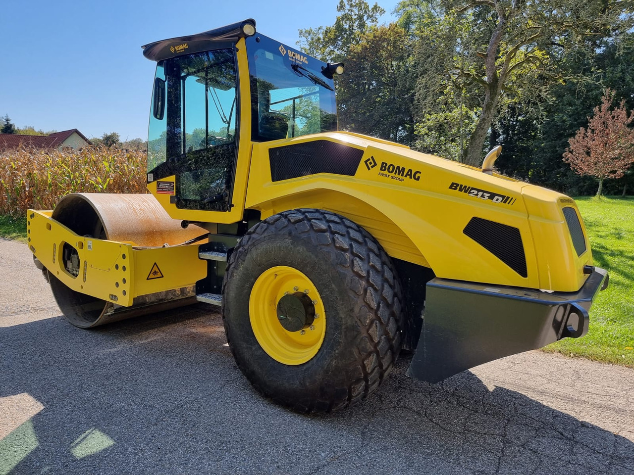 Roller BOMAG BW 213 D-5 PL: picture 6