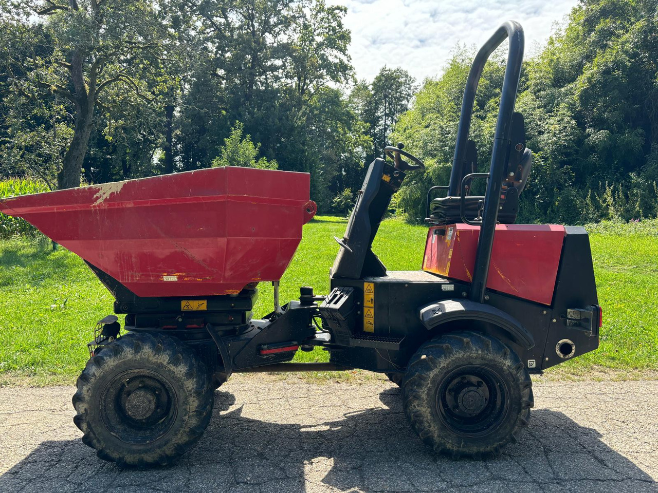 JCB 2 THS - Mini dumper: picture 1 JCB 2 THS - Mini dumper: picture 1