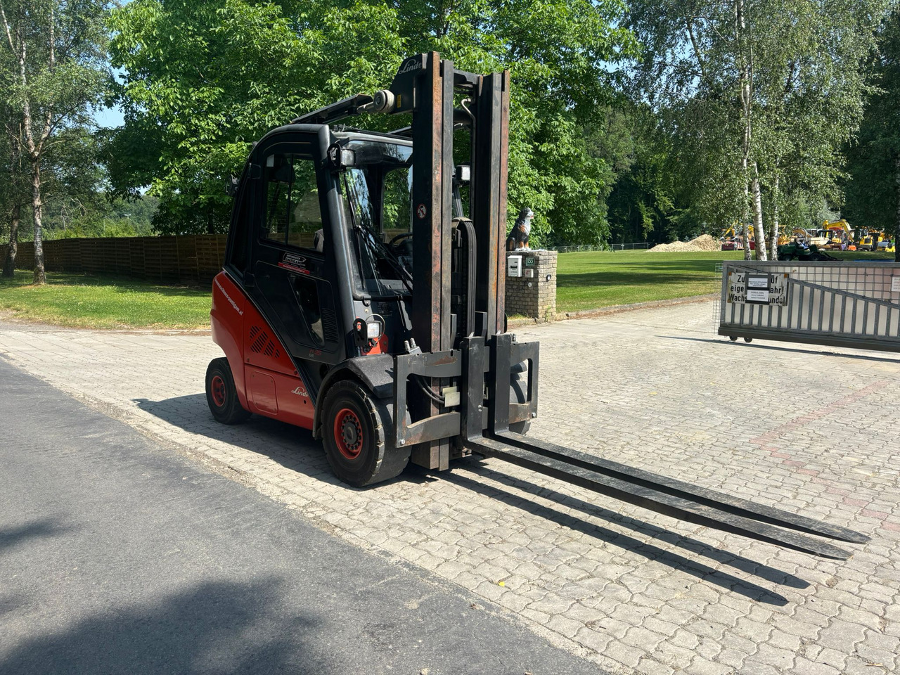LINDE H 35 D-02 Triplex - Diesel forklift: picture 4 LINDE H 35 D-02 Triplex - Diesel forklift: picture 4