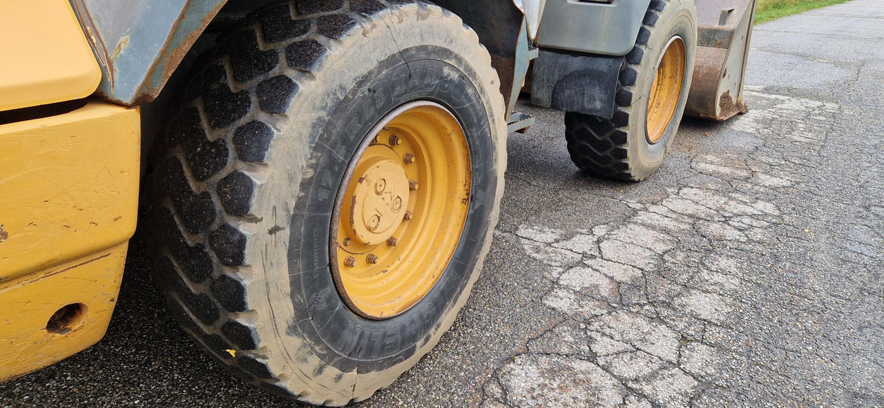 MICHELIN 17.5 R25 - Tire for Wheel loader: picture 1 MICHELIN 17.5 R25 - Tire for Wheel loader: picture 1